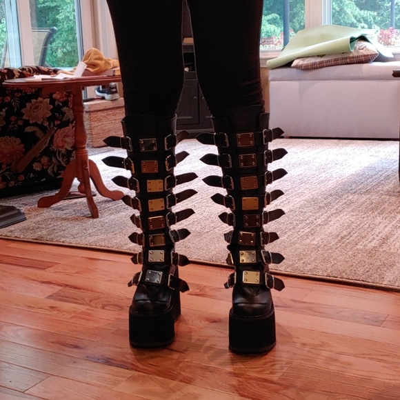 Platform demonia boots - Picture 1 of 3